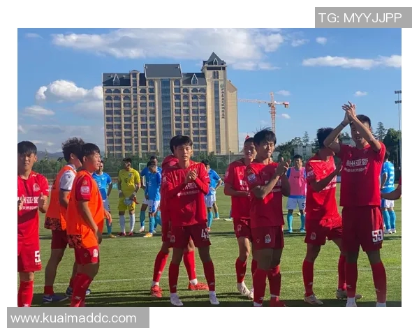 南京篮球队以52分领跑挑战赛积分榜展现强劲实力和团队合作精神